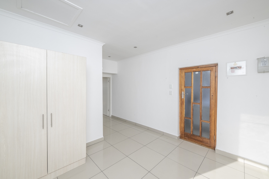1 Bedroom Property for Sale in Heathfield Western Cape